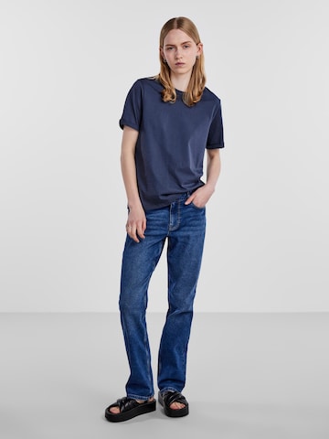 PIECES Regular Jeans 'KESIA' in Blau