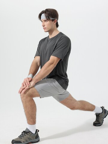 YOUTHUP Performance Shirt 'Feuchttrans' in Grey