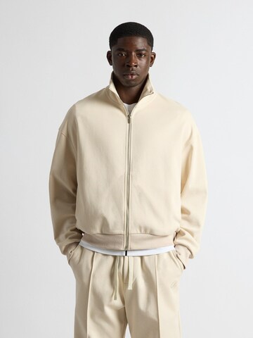 Burocs Sweatjacke‌‌ in Beige: Vorderseite
