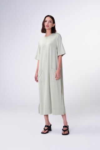 Robe Aligne en vert : devant