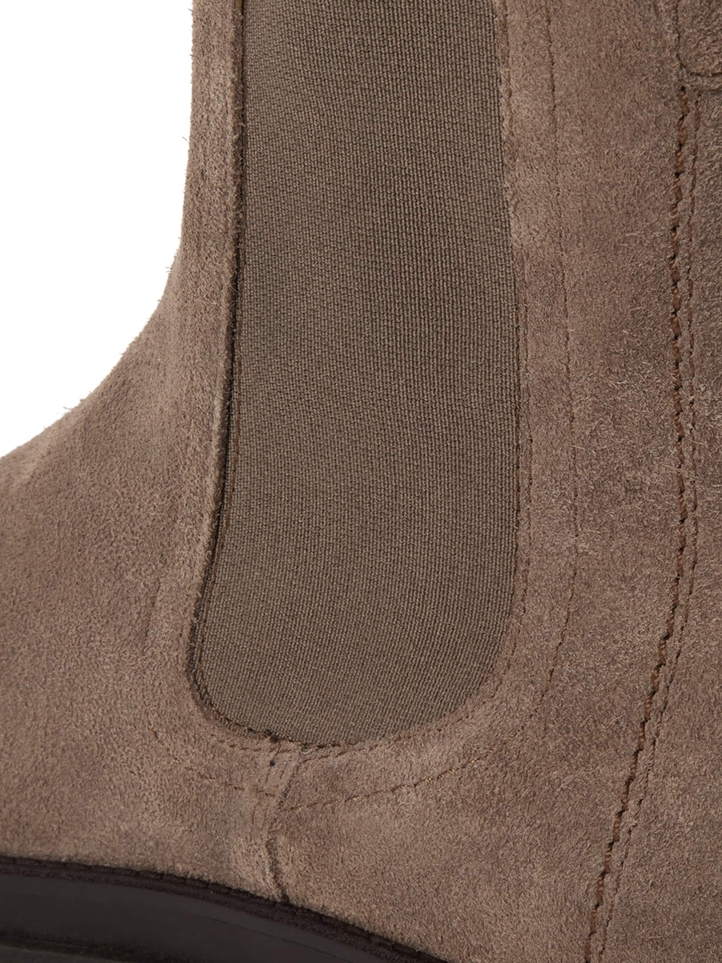 Tamaris Chelsea boots in Bruin