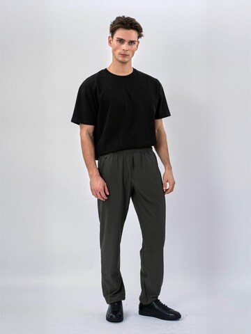 TEESHOPPEN Regular Trousers ' Track ' in Green