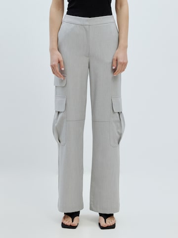 EDITED Широка кройка Карго панталон 'Jill' в сиво: отпред