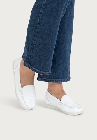 Chaussure basse VITAFORM en blanc : devant