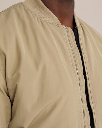 WE Fashion Weatherproof jacket in Beige