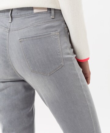 BRAX Regular Jeans 'Carola' in Grau