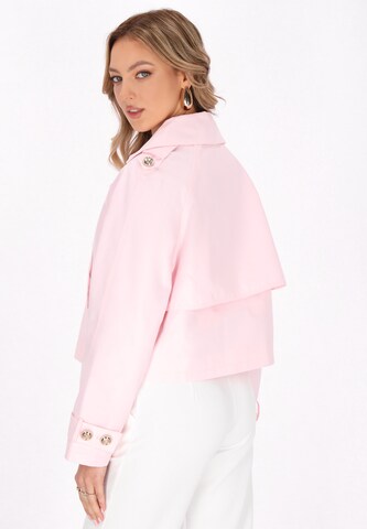 faina Tussenjas in Roze