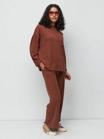 C&City Sweatsuit in Brown