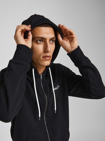 JACK & JONES سترة وكنزة رياضية 'Tons' بلون أسود