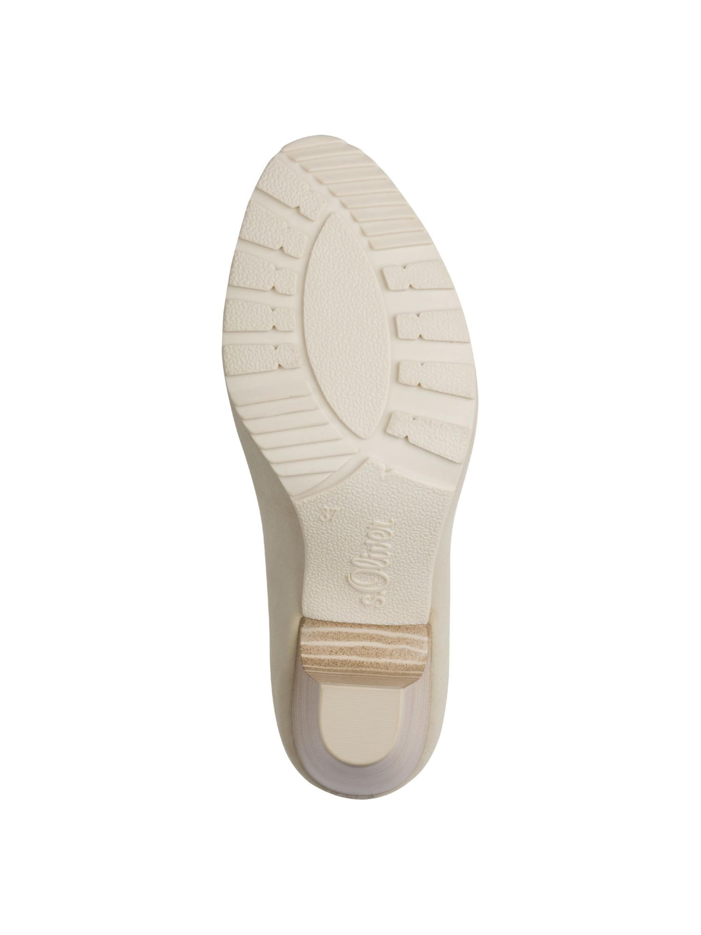 s.Oliver Pumps in Beige