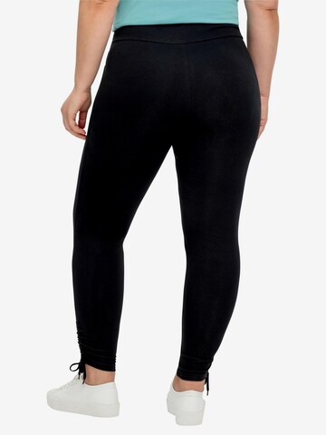 SHEEGO Skinny Leggings in Schwarz