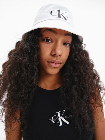 Calvin Klein Jeans Hat in White: front