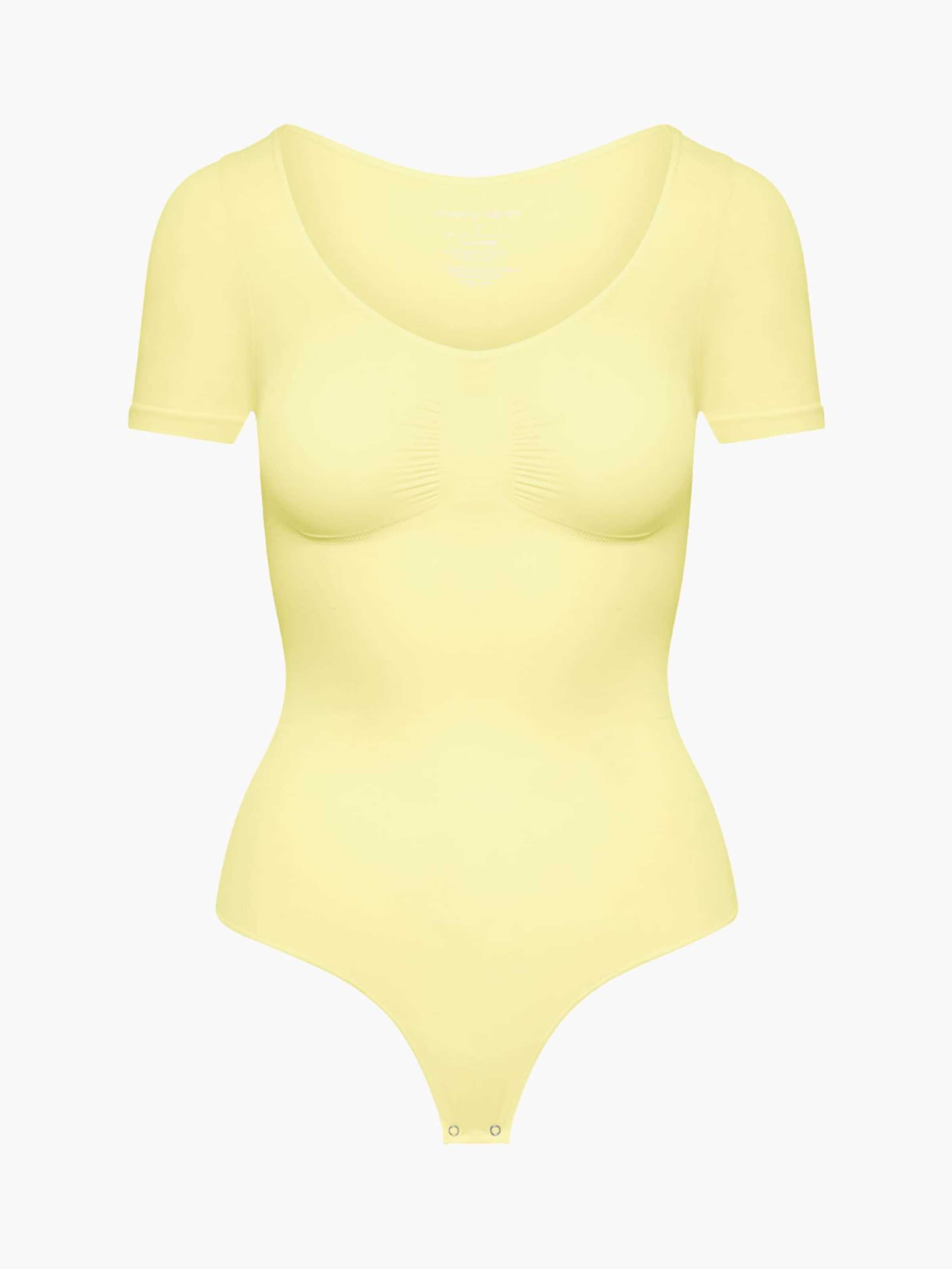 cfab (formerly creamy fabrics) - Body moldeador 'T-Shirt Bodysuit Sculpting Shapewear mit String' en amarillo: frente