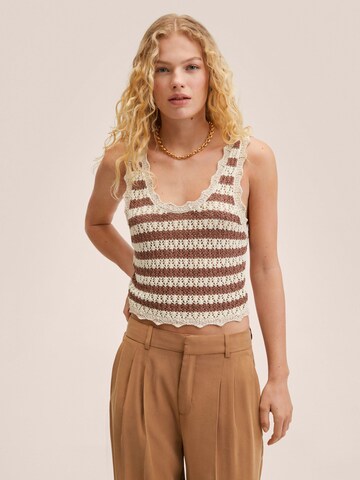 Tops en tricot 'MIRINA' MANGO en marron : devant