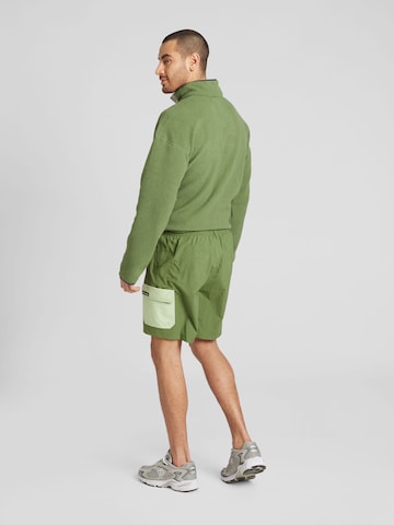 COLUMBIA Regular Sportshorts in Grün