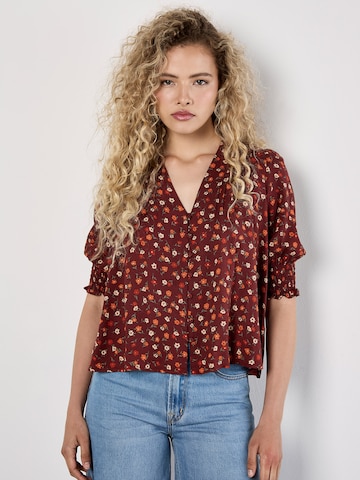 Chemisier Apricot en rouge : devant