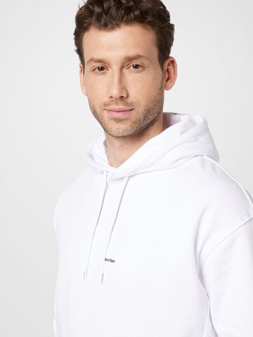 Sweat-shirt Calvin Klein en blanc