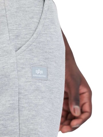 ALPHA INDUSTRIES Regular Hose 'X-Fit'‌‌‌‌‌‌‌‌ in Grau