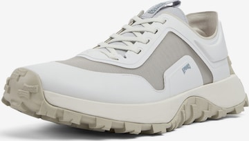 Baskets basses 'Drift Trail' CAMPER en blanc : devant