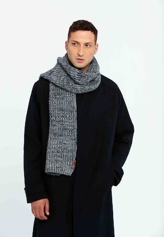 Bickley + Mitchell - Chal en azul