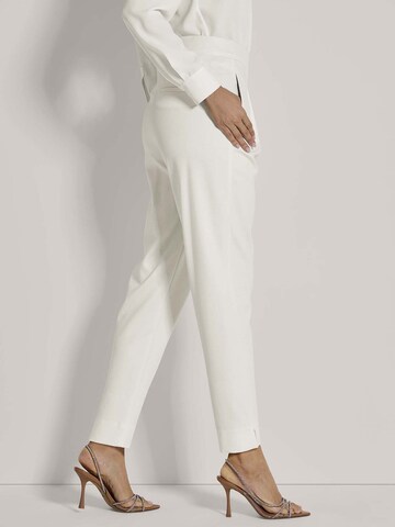 MADELEINE Tapered Hose in Weiß