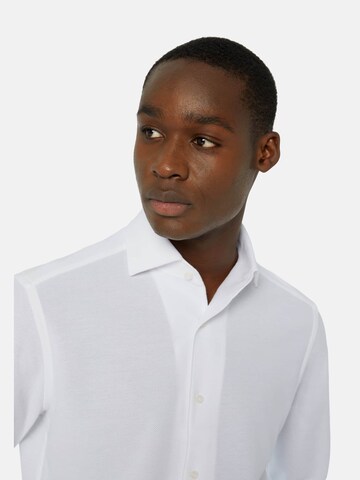 Coupe regular Chemise Boggi Milano en blanc