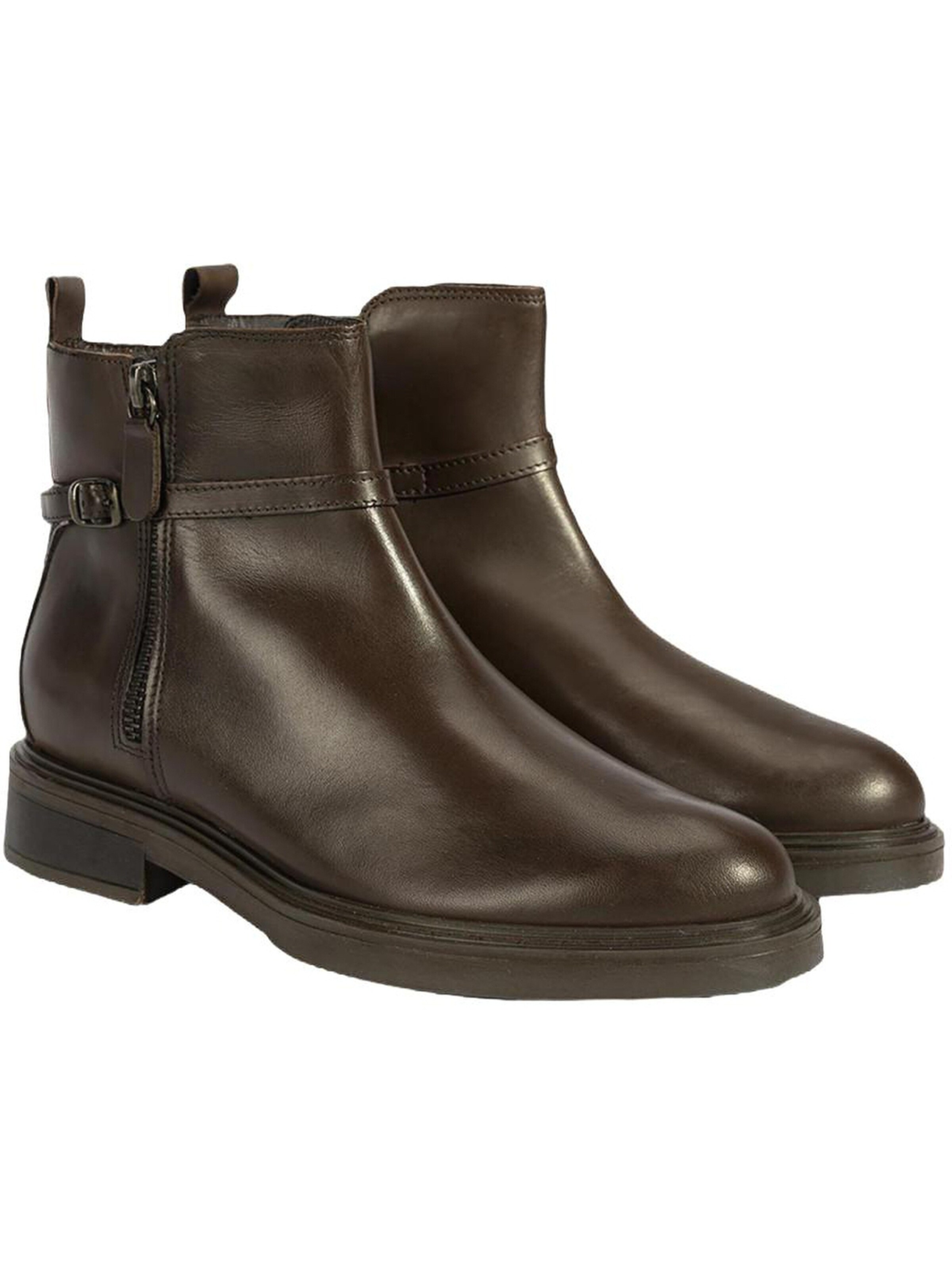 Desa Boots in Brown