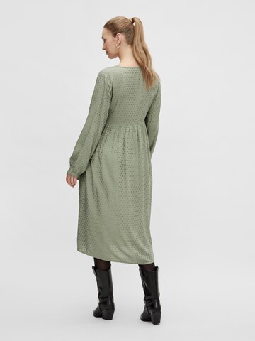 Rochie 'Cille' de la MAMALICIOUS pe verde