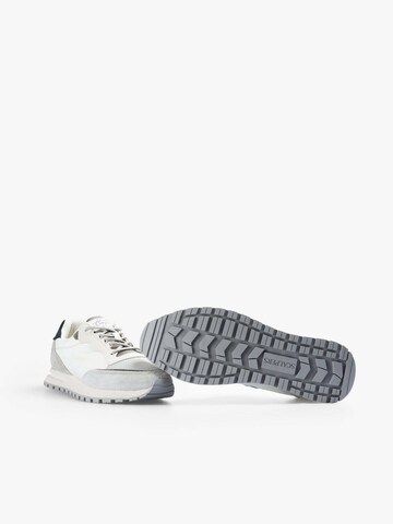 Scalpers Låg sneaker ' ' i vit