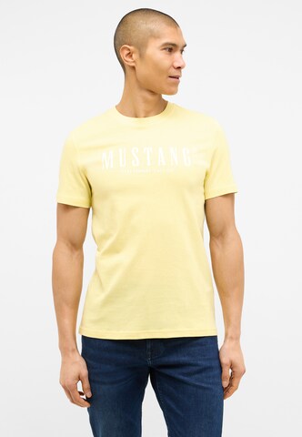 MUSTANG T-Shirt ' Style Austin ' in Gelb