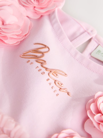 Robe Baker by Ted Baker en rose