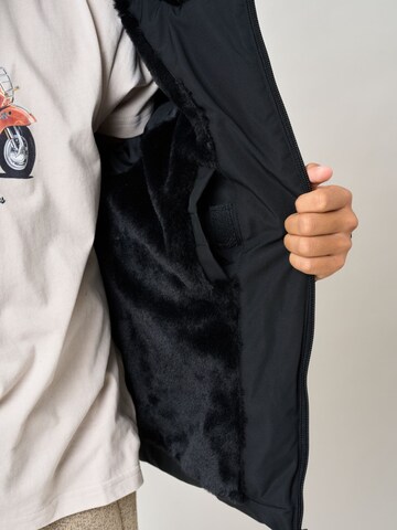 Manteau Deeluxe en noir