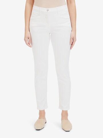 Coupe slim Pantalon Betty Barclay en blanc : devant