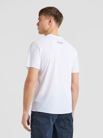Hoka One One - Camiseta funcional 'AIROLITE' en blanco