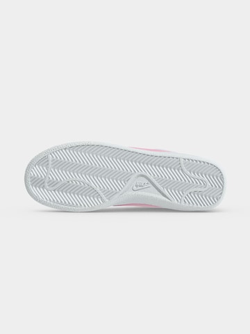Baskets basses 'CLASSIC' Nike Sportswear en blanc