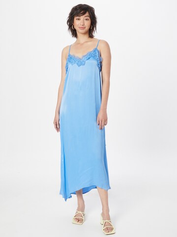 Robe Warehouse en bleu : devant