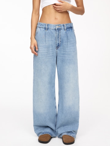 Pull&Bear Wide leg Pleated Jeans in Blue: front