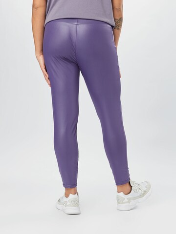 Urban Classics - Skinny Leggings em roxo