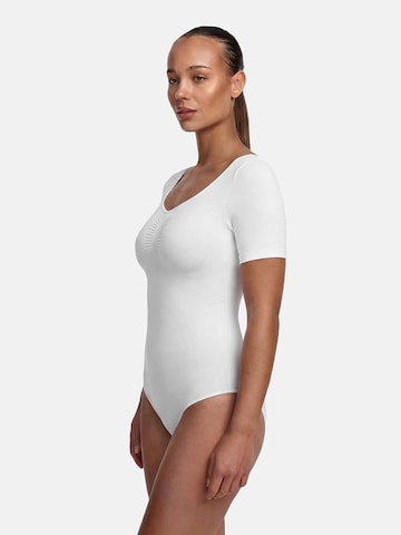 Body modelant 'T-Shirt Bodysuit Sculpting Shapewear mit String' cfab (formerly creamy fabrics) en blanc