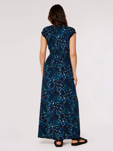 Robe Apricot en bleu