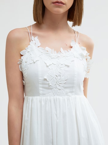 Influencer - Vestido 'Cami' em branco