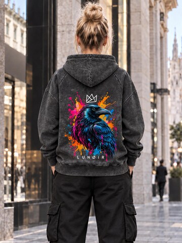 LUNØIR StudioSweater majica 'Tropical Riot – Neon Raven' - crna boja