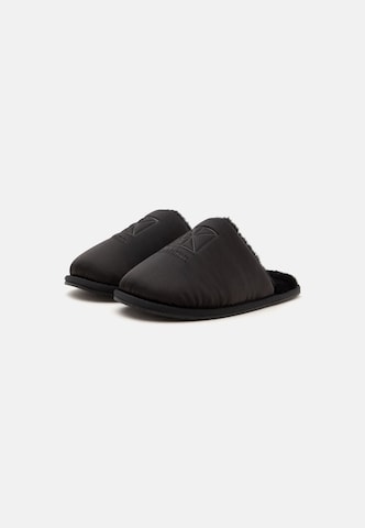 Calvin Klein Домашни пантофи в черно
