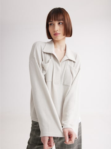 4TAILORS Top 'Winter' - Sivá: predná strana