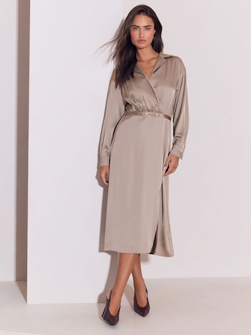 Abito di Lipsy in beige