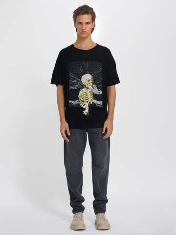 Young Poets Society T-Shirt  'Sky Skeleton Arne 221 ' in Schwarz