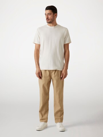 GUESS Sweater in White