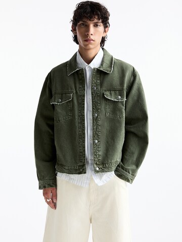 Pull&Bear Tussenjas in Groen: voorkant