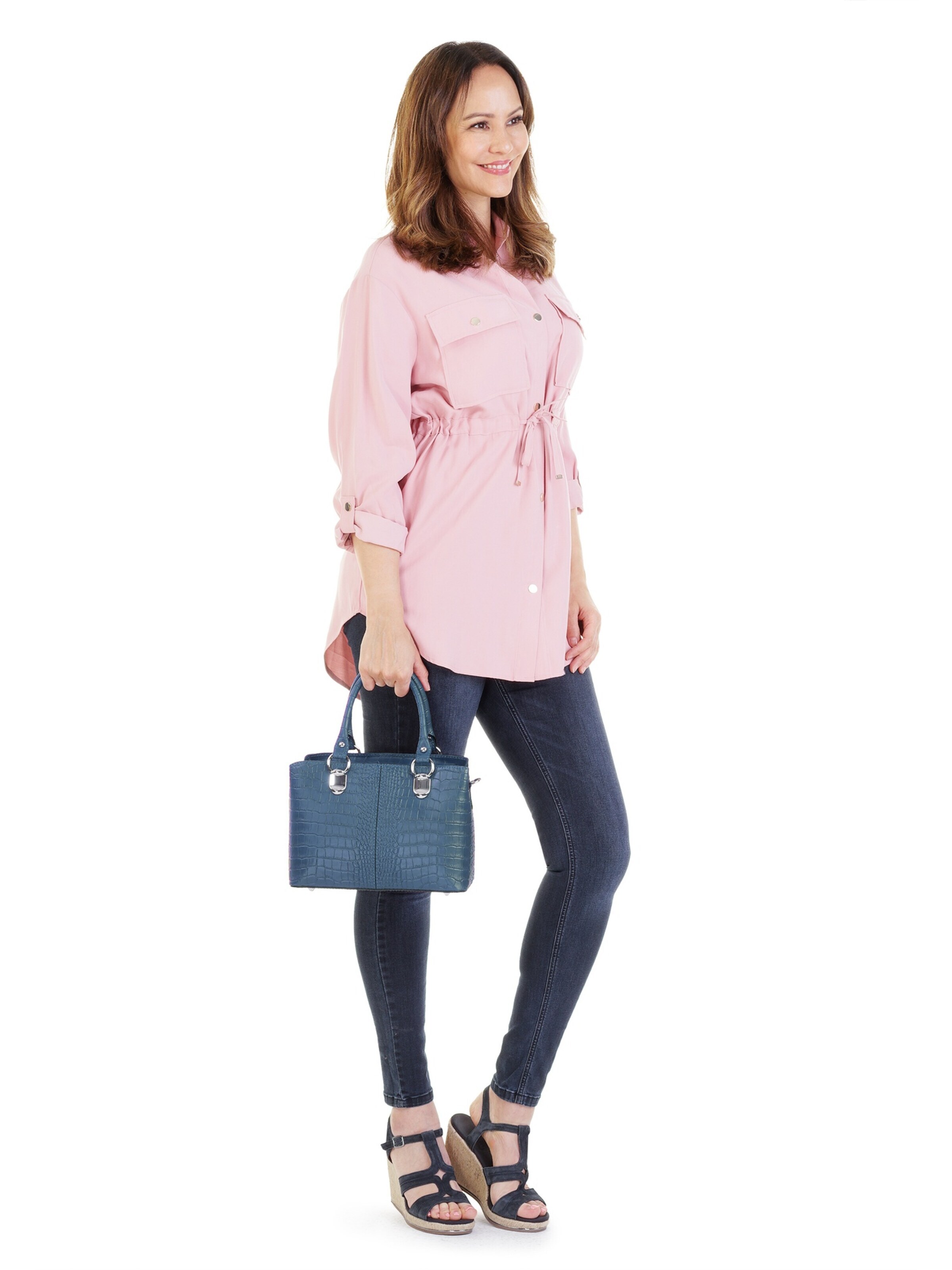 Cluty Crossbody Bag in Blue: front