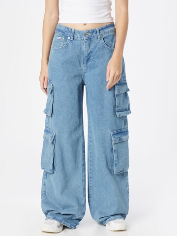 The Ragged Priest Loose fit Cargo jeans in Blue: front